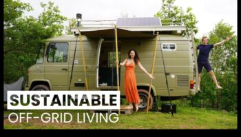 الحياة خارج الشبكة: الممارسات المستدامة في مساكن فان