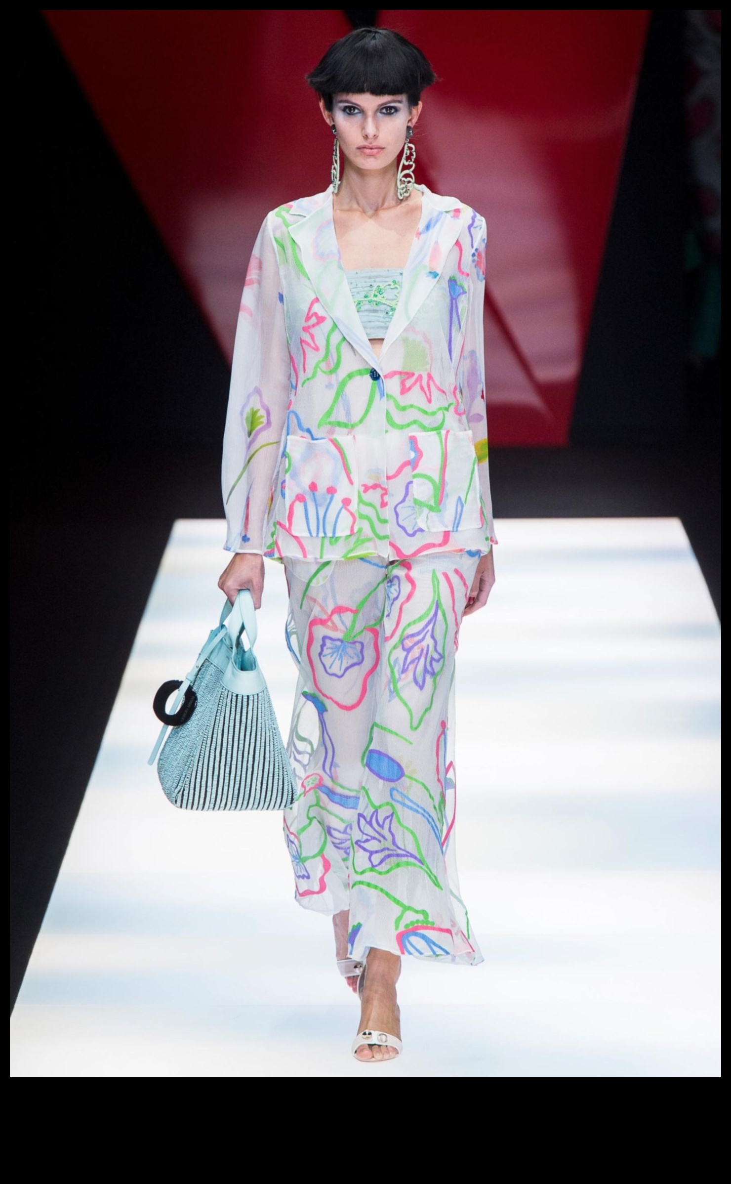 المدرج جاهز: ملابس كلاسيكية تخطو إلى الأضواء