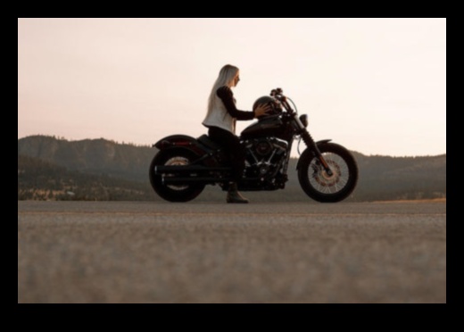 الركوب إلى المستقبل: تطور الدراجات النارية في القرن الحادي والعشرين