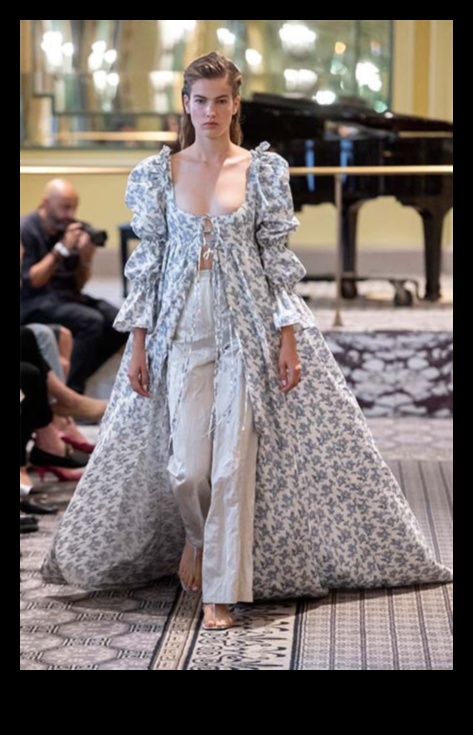 نهضة المدرج: نظرة حديثة على البهجة العتيقة 3 نهضة المدرج: احتضان السحر العتيق في الموضة الحديثة